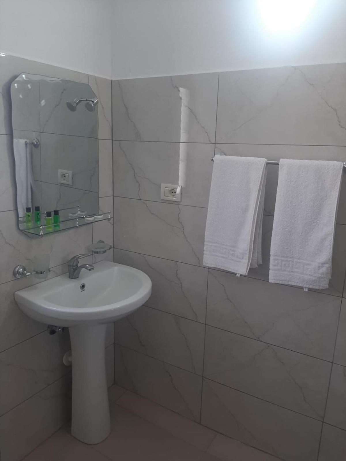 Vangert Apartment Berat Dış mekan fotoğraf